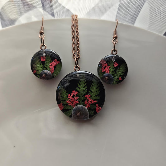 Jewelry Set Resin Pendant and Earrings Snail Shell and Fern Forest Style